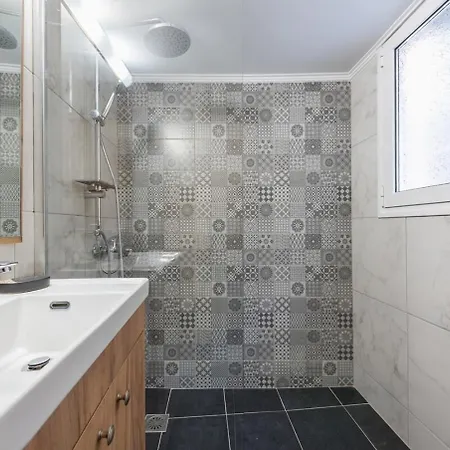 Apartment 4 *
