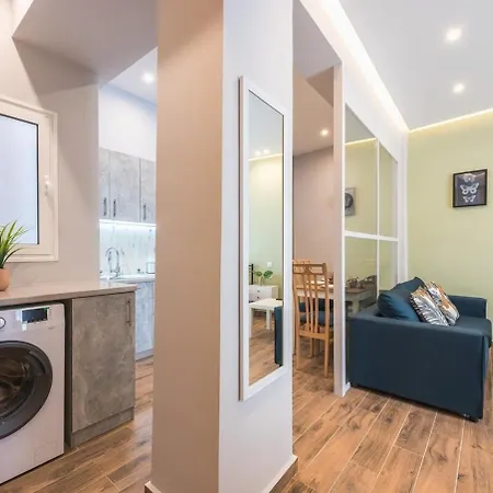 4 Apartment *