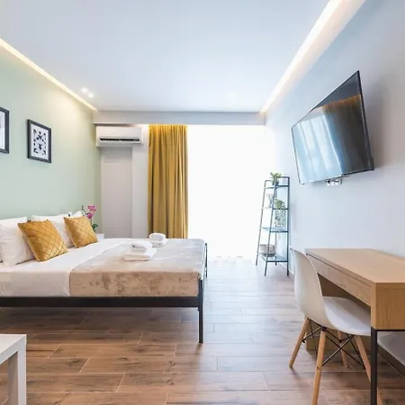 4 Apartment *